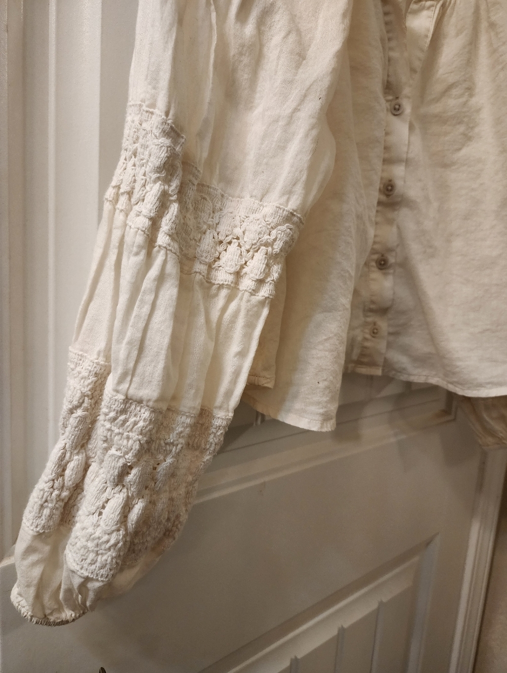 AERIE Cream Boho Blouse Lace Sleeve Button Top Cotton Size S - Picture 2 of 6